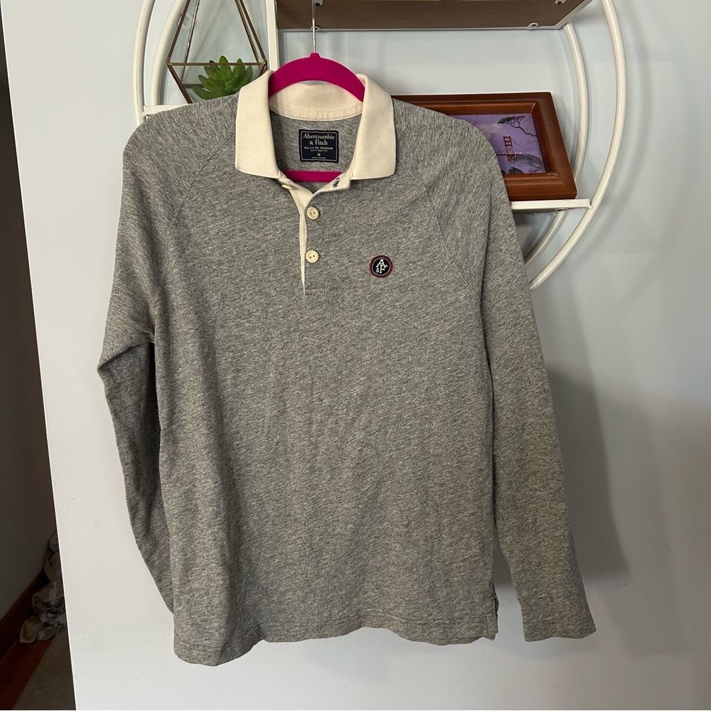 Abercrombie and Fitch men’s Medium M gray collared polo, long sleeve shirt